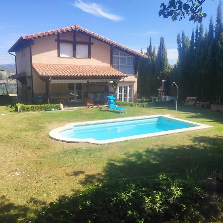 Vivienda El Olivo con piscina privada y jardín. Ayegui Exterior foto