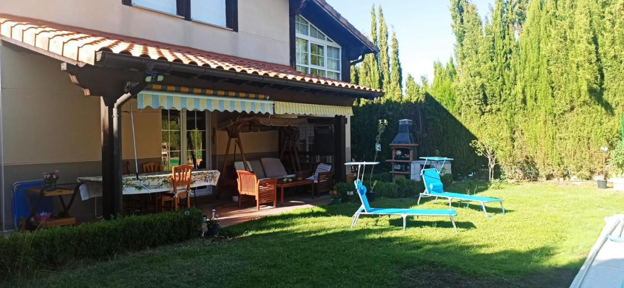 Vivienda El Olivo con piscina privada y jardín. Ayegui Exterior foto